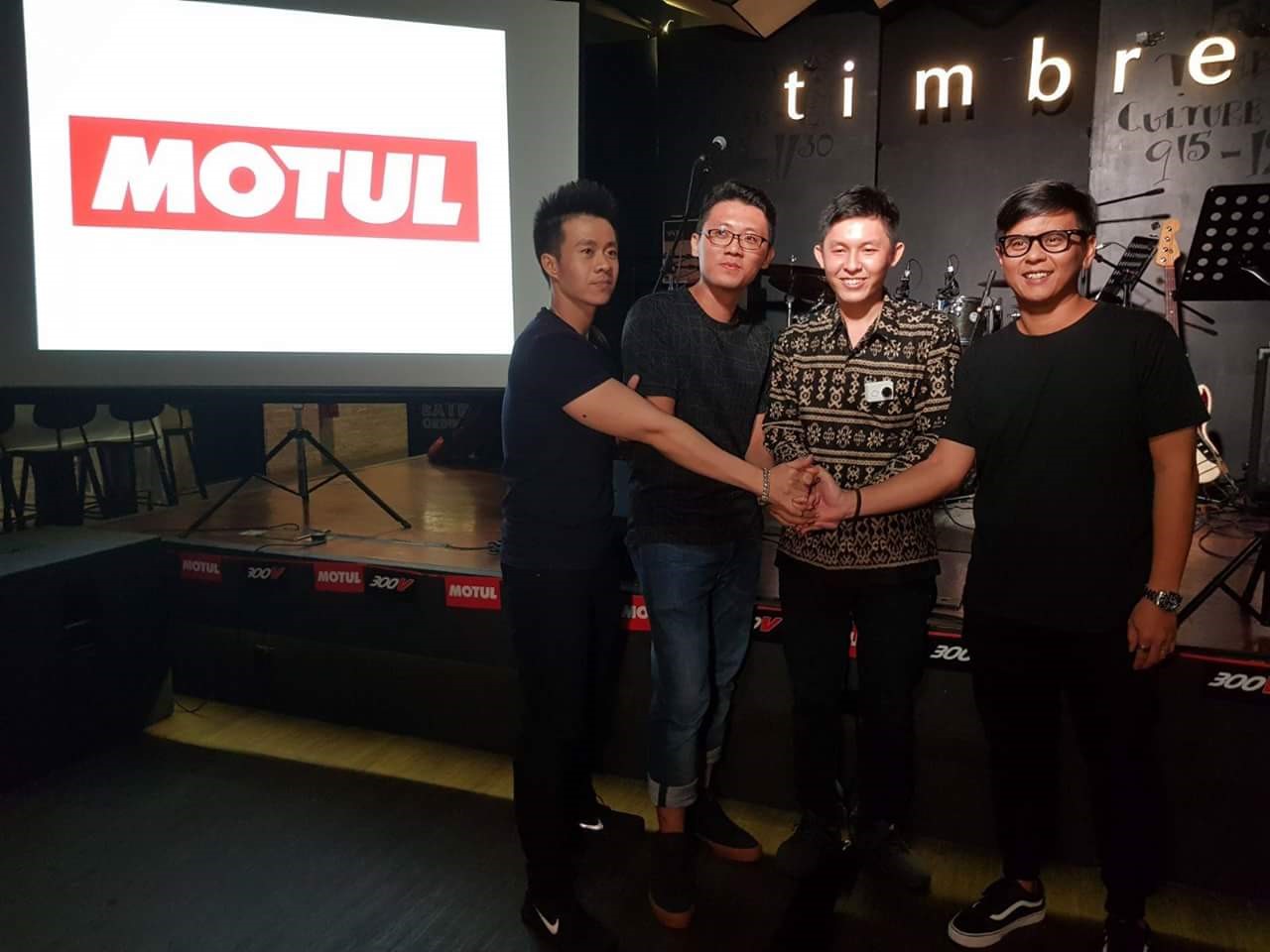 Cùng với những người chiến thắng cuộc thi Motul Rhythm các nước Đài Loan, Indonesia.